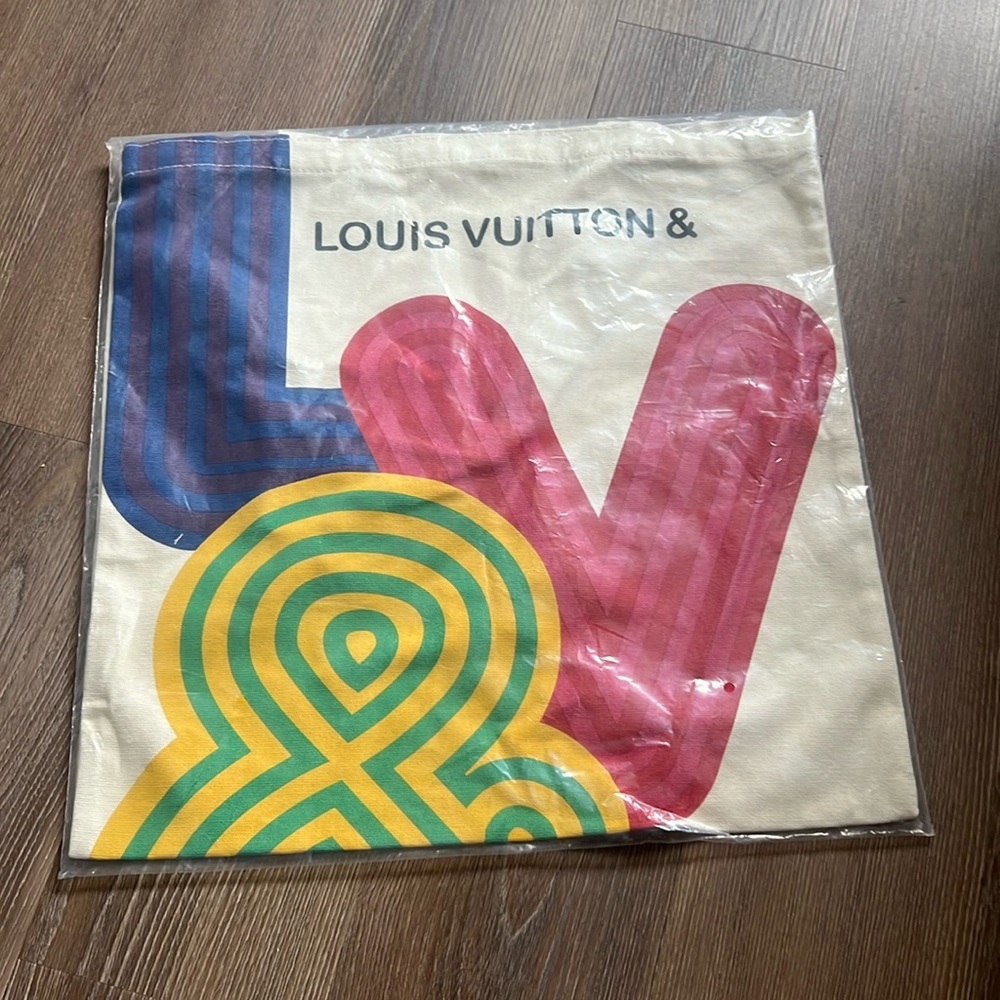 New LOUIS VUITTON Limited Edition LV Canvas Tote Bag - Picture 4 of 5